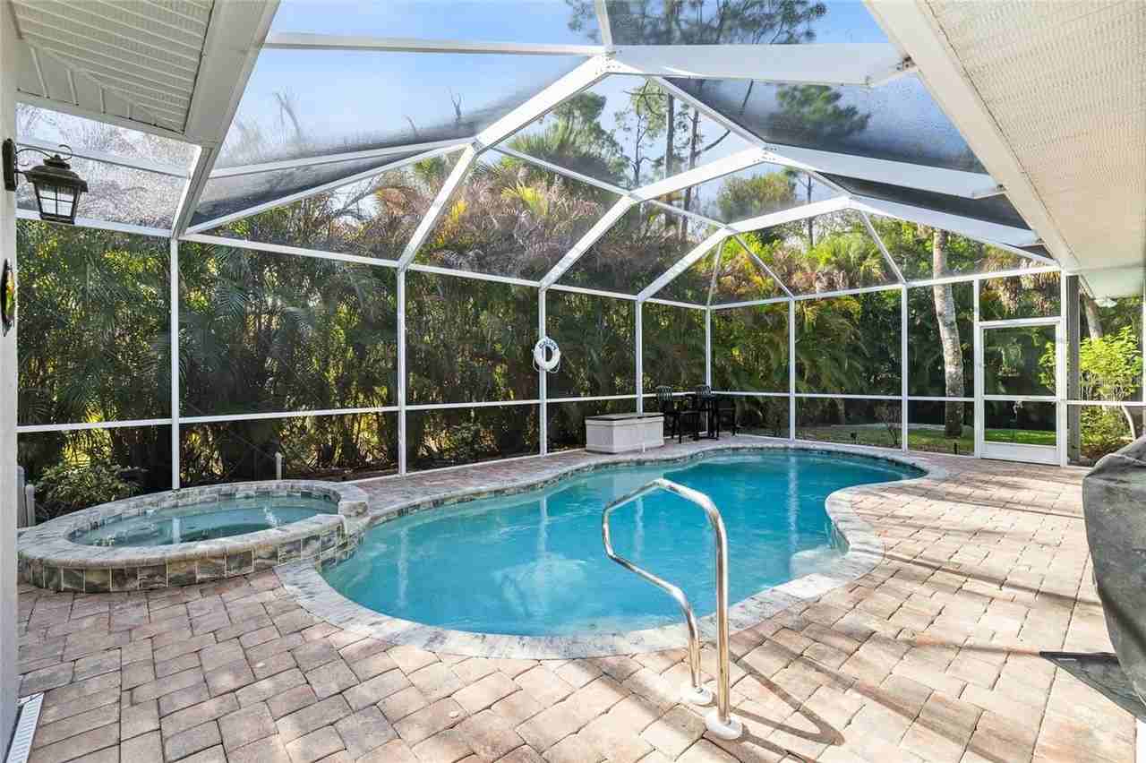 3730 Crandon Rd - Photo 4 of 44