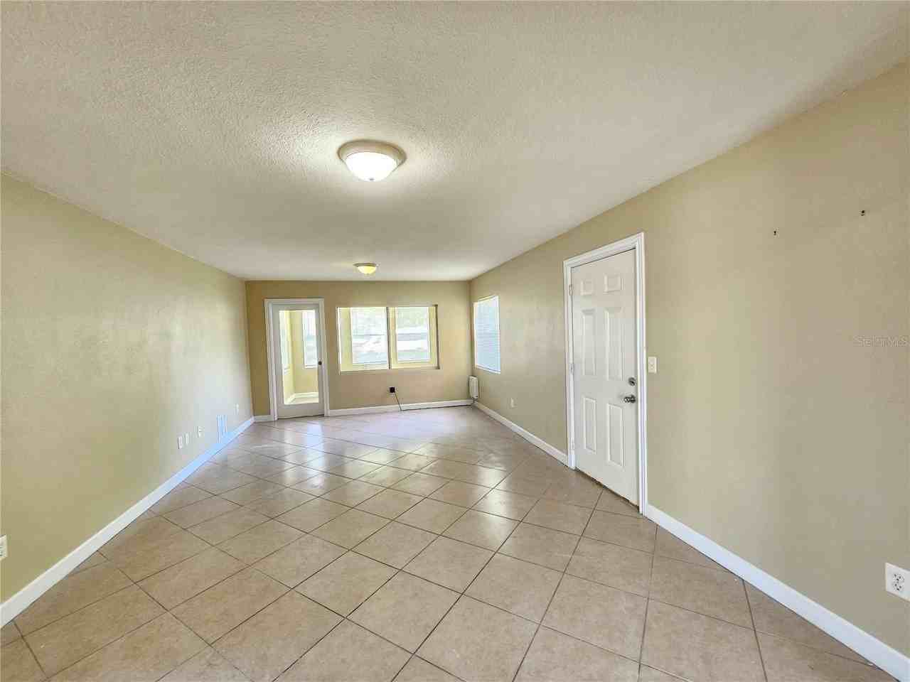 1365 Drew St #102 - Photo 3 of 17
