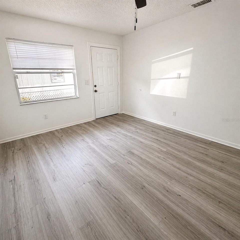 8305 N Marks St #A - Photo 6 of 14