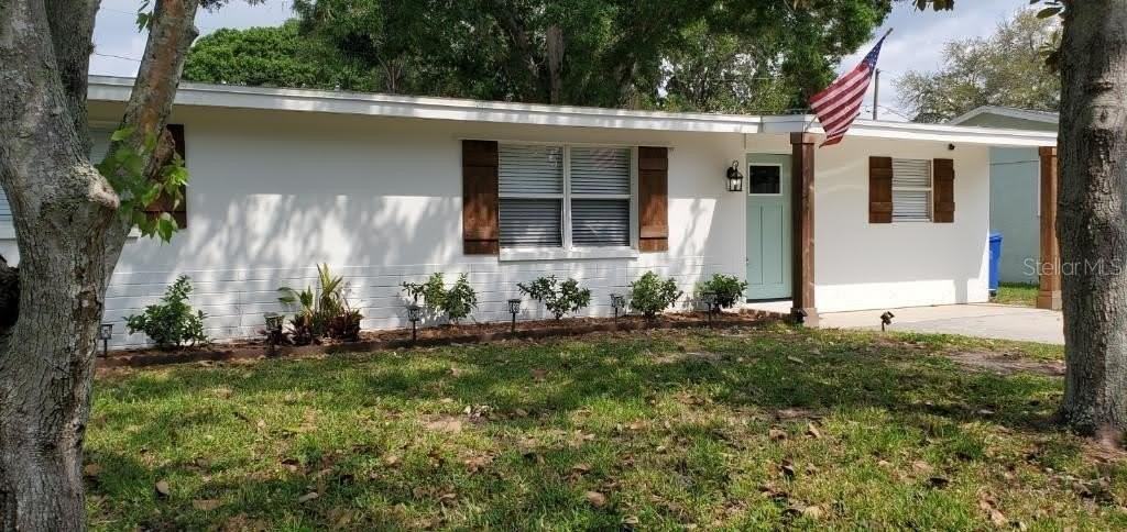 1639 St Catherine Dr W - Photo 2 of 20