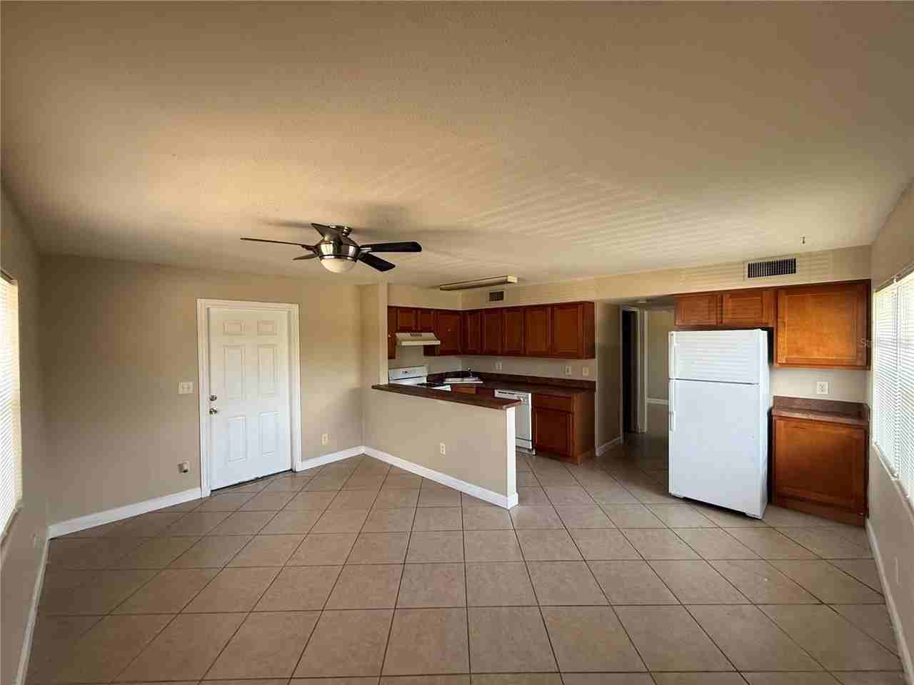 117 N Evergreen Ave #105 - Photo 3 of 7