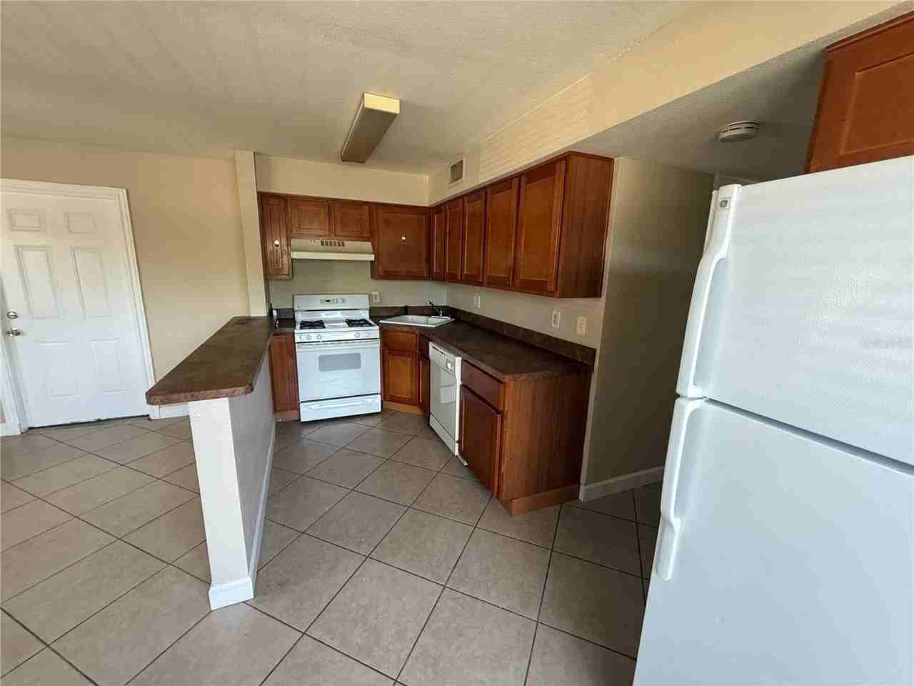 117 N Evergreen Ave #105 - Photo 4 of 7