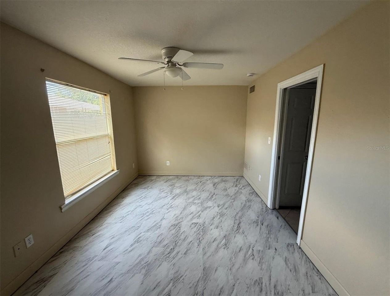 117 N Evergreen Ave #102 - Photo 5 of 7