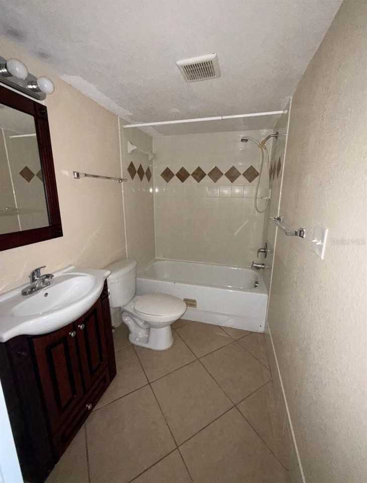 117 N Evergreen Ave #102 - Photo 7 of 7