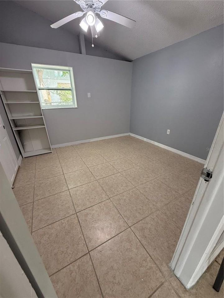 7325 Ivanhoe Dr - Photo 6 of 13