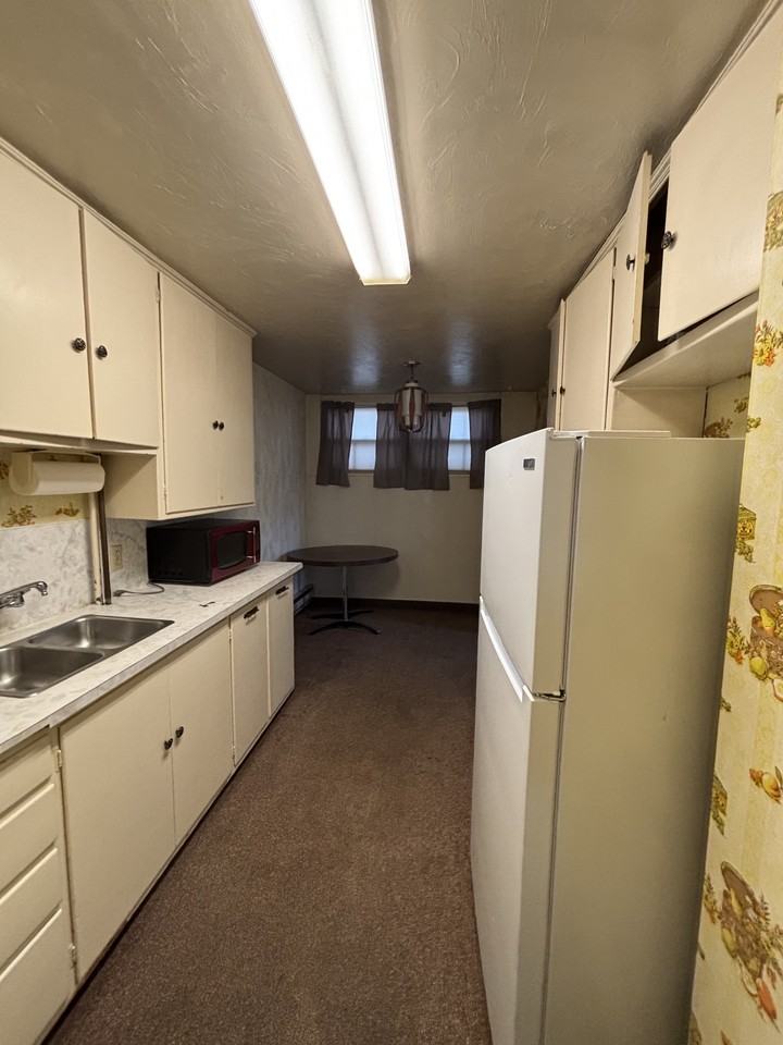 1278 Mound Ave - Photo 5 of 10
