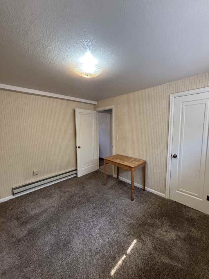 1268 Mound Ave - Photo 2 of 5