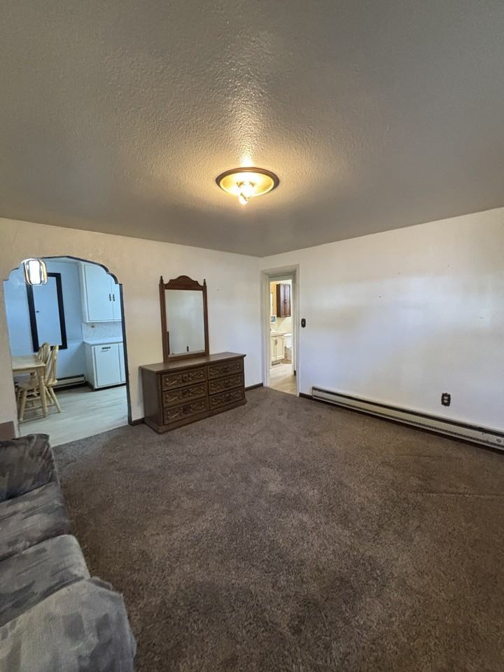 1268 Mound Ave - Photo 3 of 5