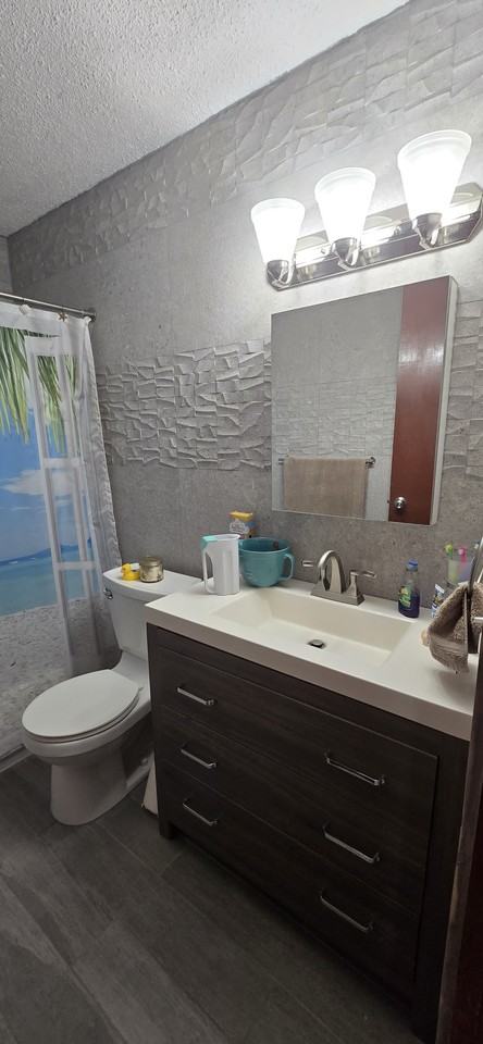 Urb. Villa Asturias, 30-27 Calle Pravia #1 - Photo 5 of 9