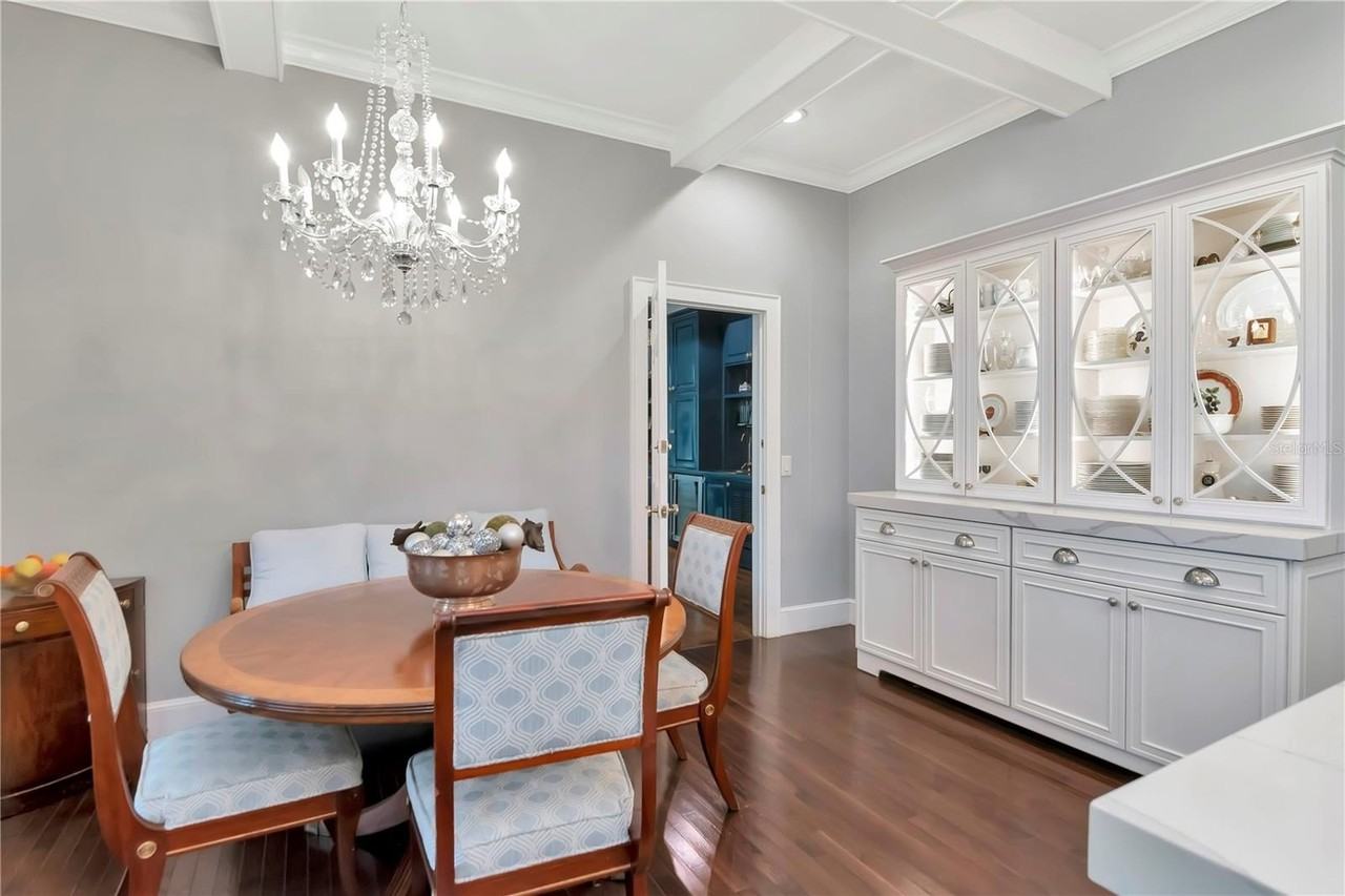 6220 Bayshore Blvd - Photo 5 of 50