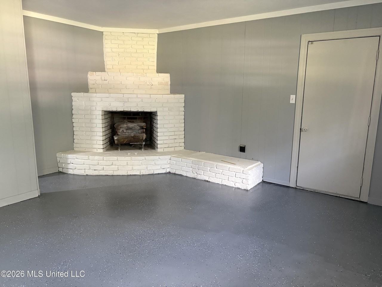 1241 Wooddell Dr - Photo 3 of 11