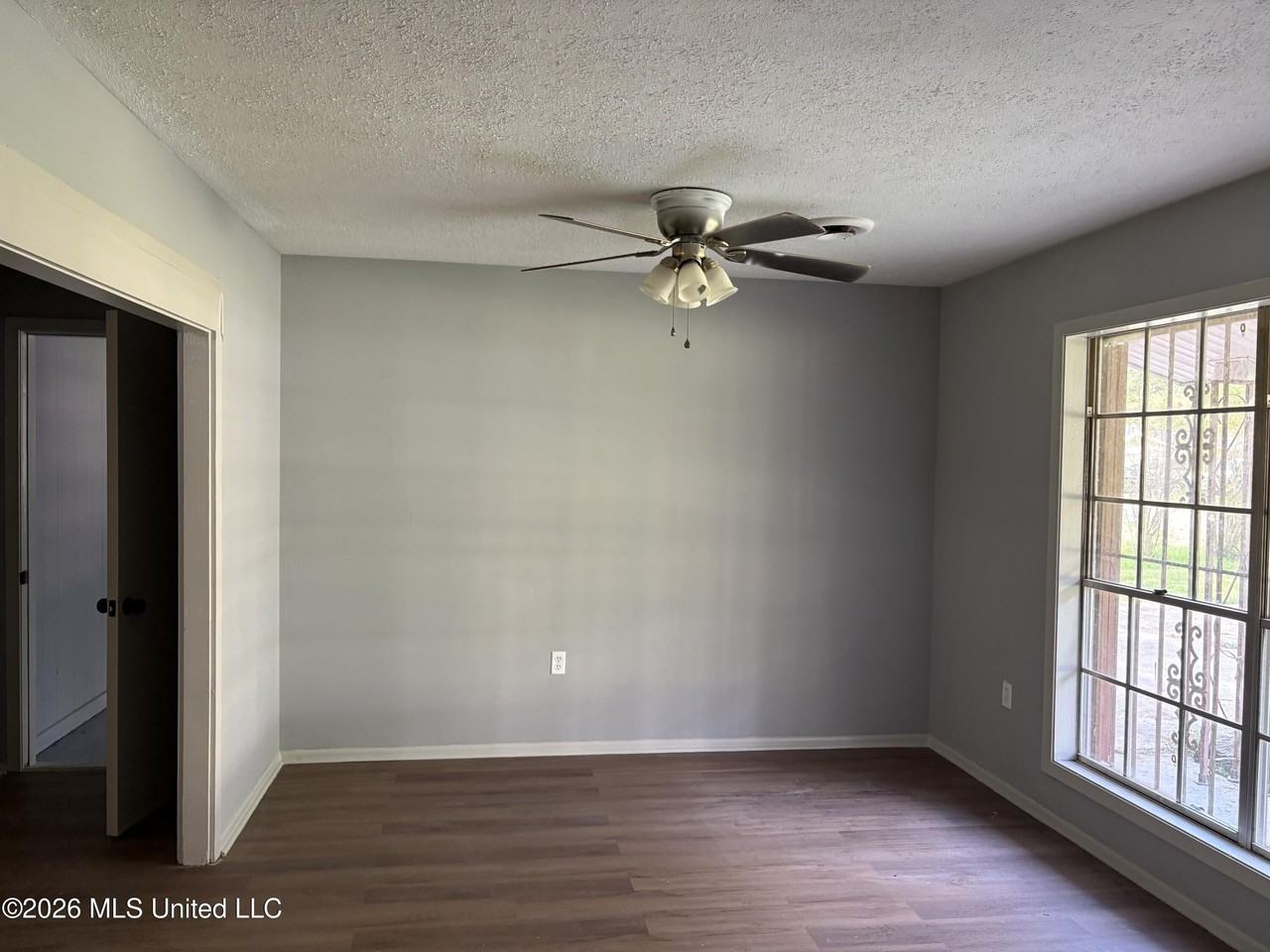 1241 Wooddell Dr - Photo 6 of 11