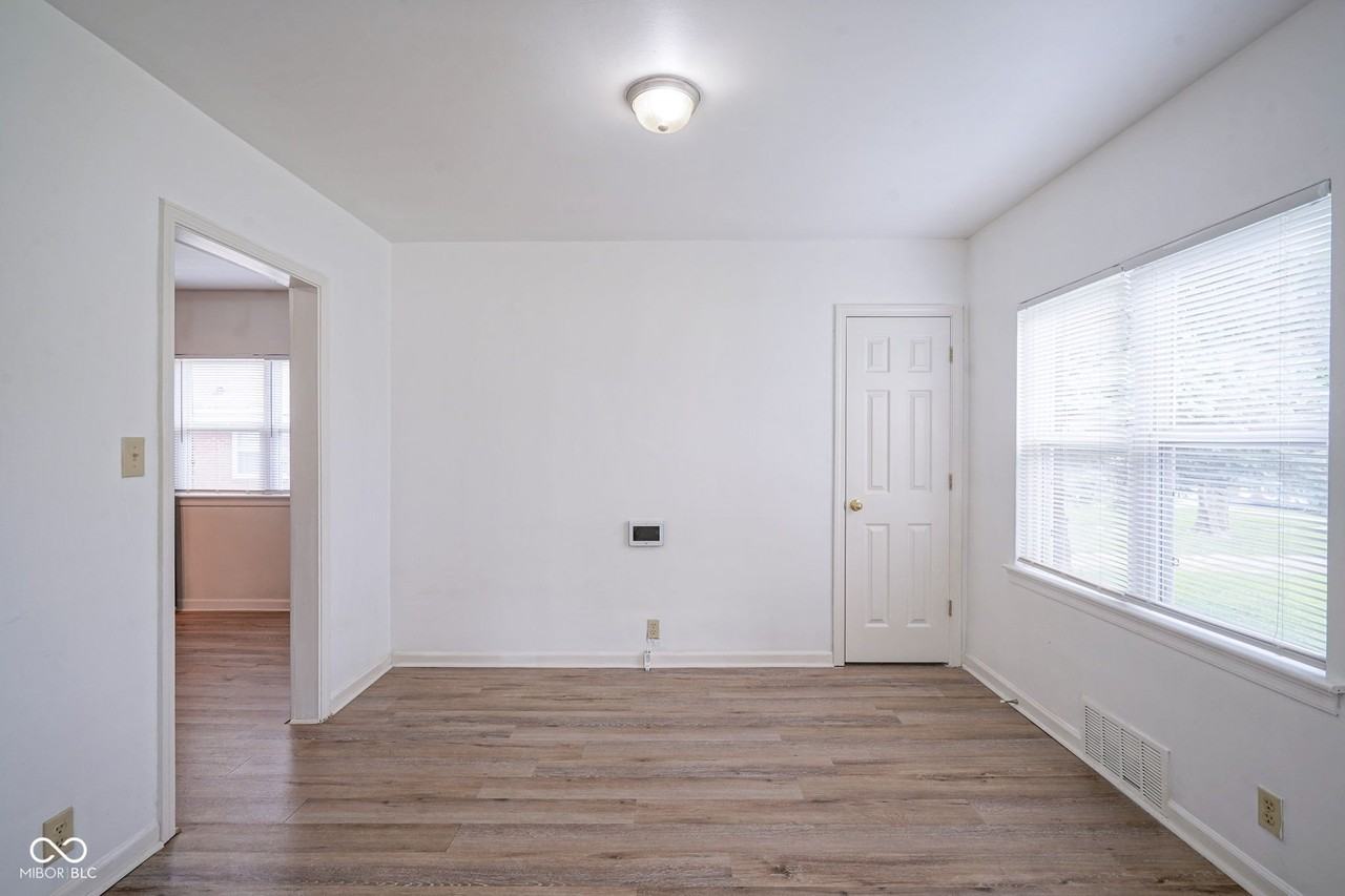 5159 E 16th St - Photo 7 of 32