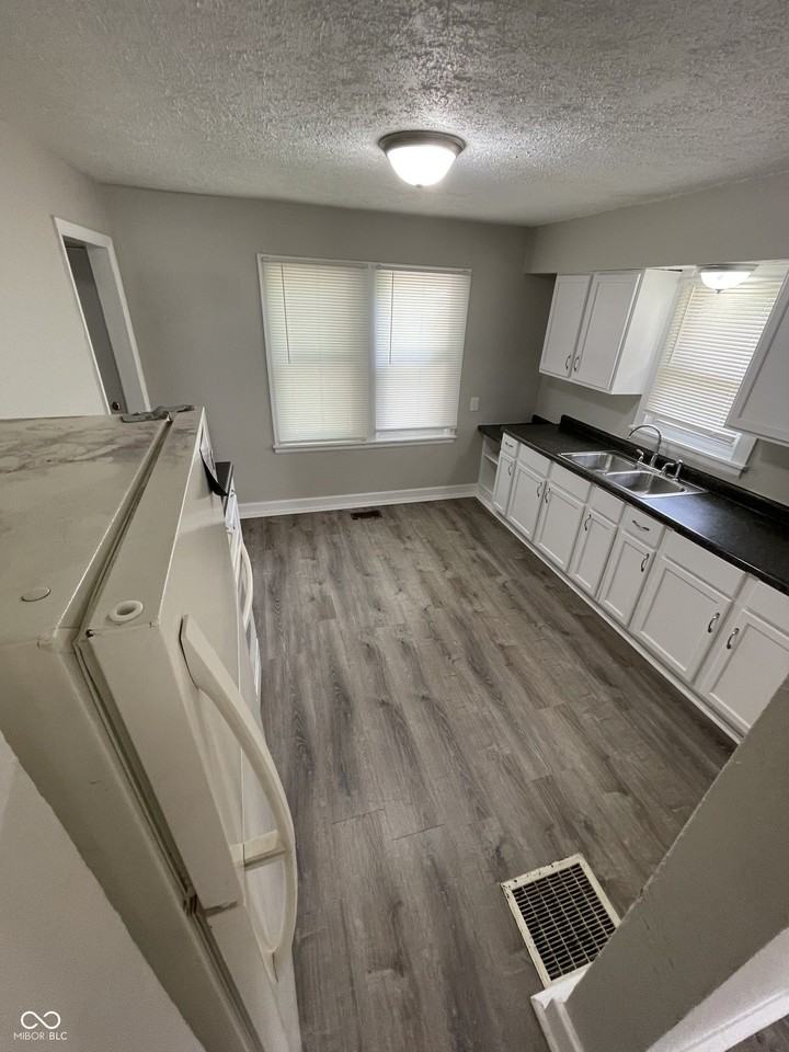 2733 N Lasalle St - Photo 6 of 17