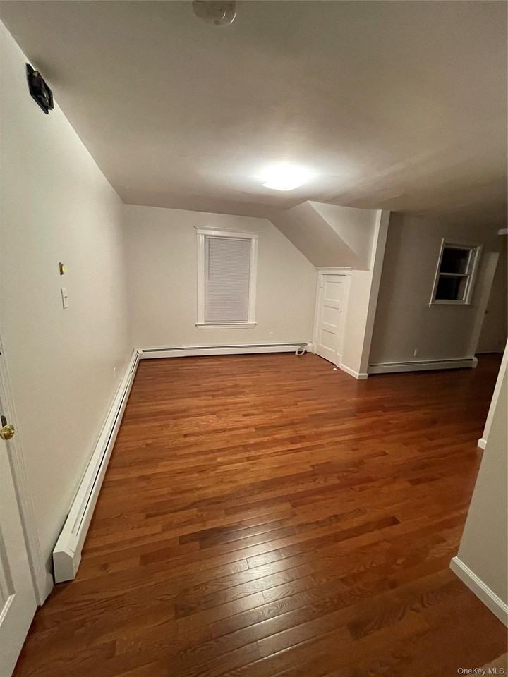 27 Neperan Rd #2R - Photo 3 of 9