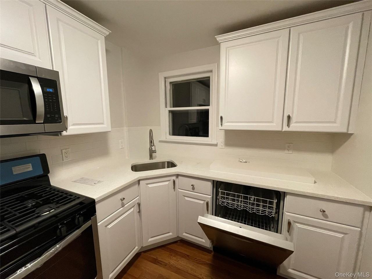 27 Neperan Rd #2R - Photo 5 of 9