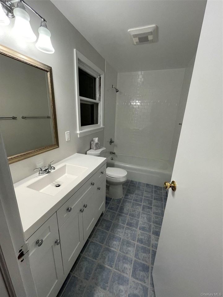 27 Neperan Rd #2R - Photo 7 of 9