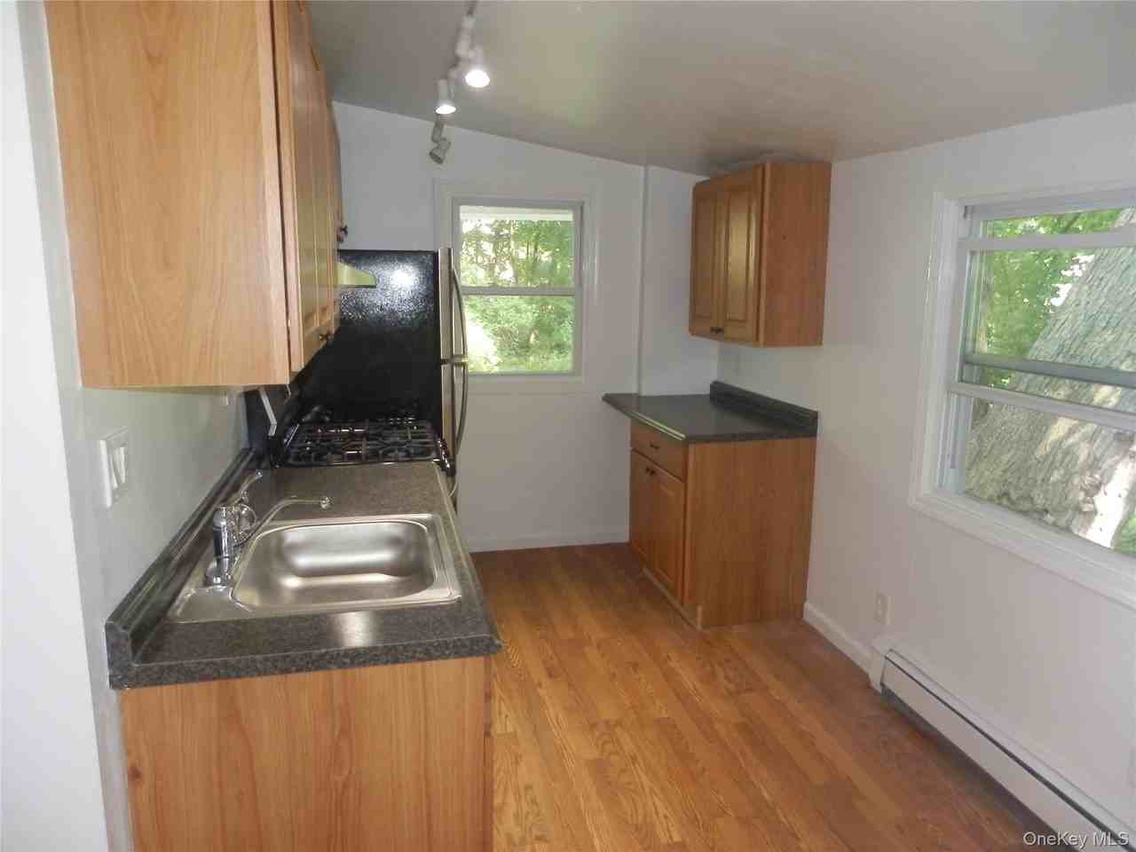 28 Strawtown Rd - Photo 4 of 19