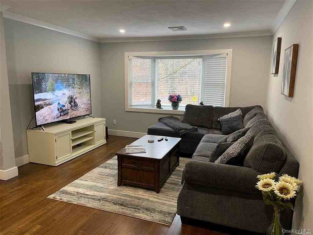 84 Ocean Ave - Photo 7 of 29