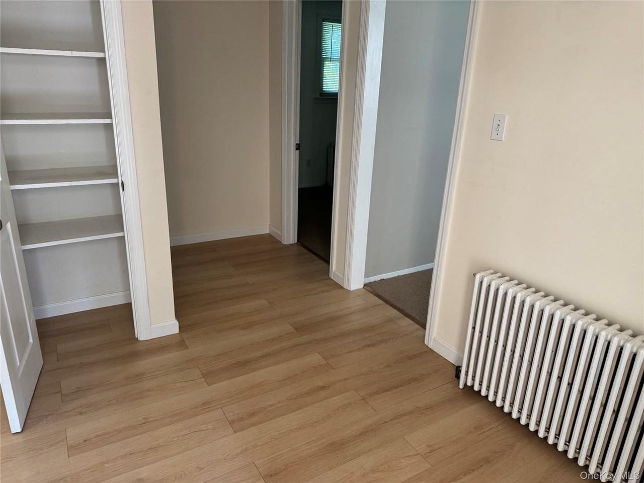 25 Robinson Ave - Photo 3 of 13