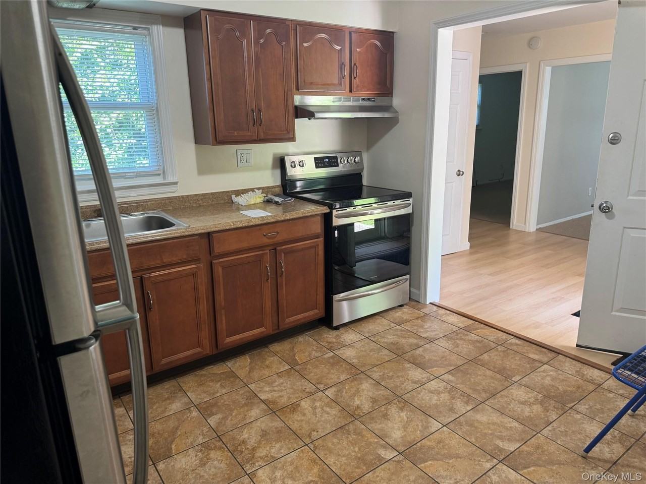 25 Robinson Ave - Photo 4 of 13