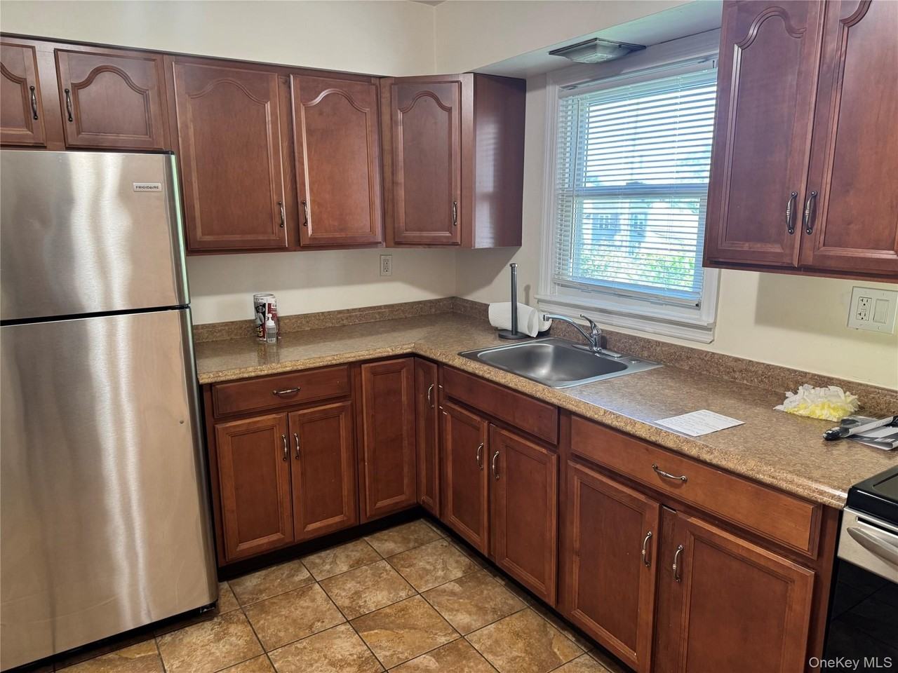 25 Robinson Ave - Photo 5 of 13