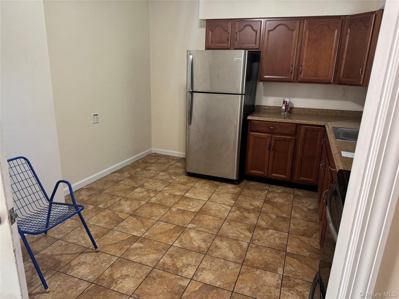 25 Robinson Ave - Photo 6 of 13