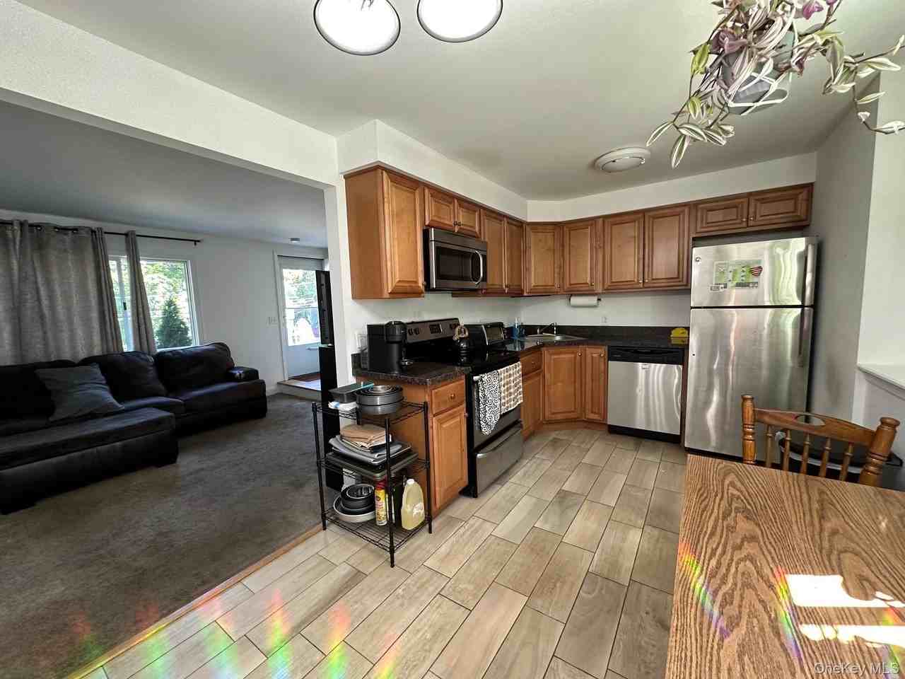 40A Melrose Ave - Photo 3 of 14