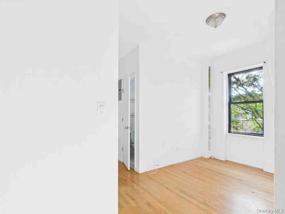 2137 33rd St #3D - Photo 3 of 14