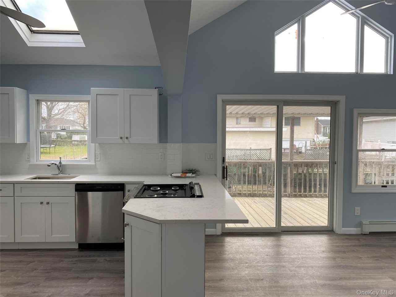 115 Barbara Rd - Photo 3 of 13