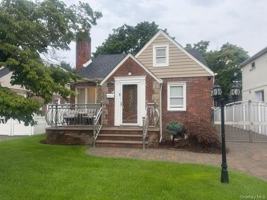 featured image of 302 Oakford St