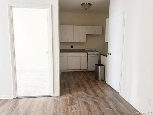 24410 Jericho Tpke - Photo 3 of 7
