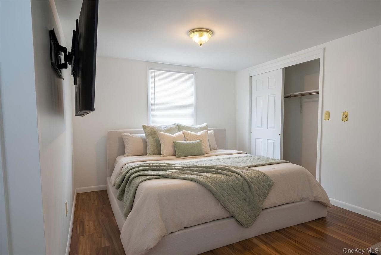 13 Cedarwood Dr - Photo 7 of 11