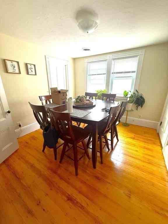 632 E 7th St #2 - Photo 4 of 8