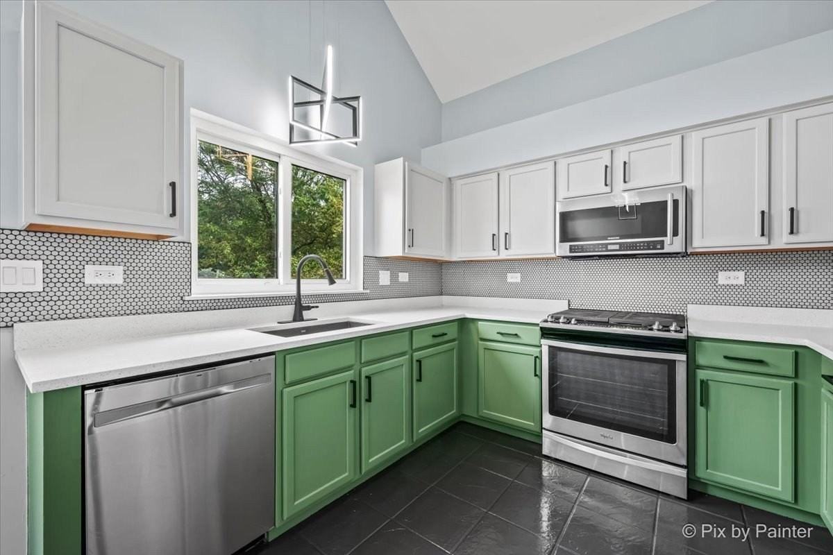1601 Newgate Ct - Photo 5 of 24