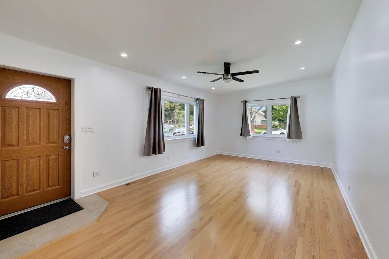 4641 Locust Ave - Photo 5 of 27