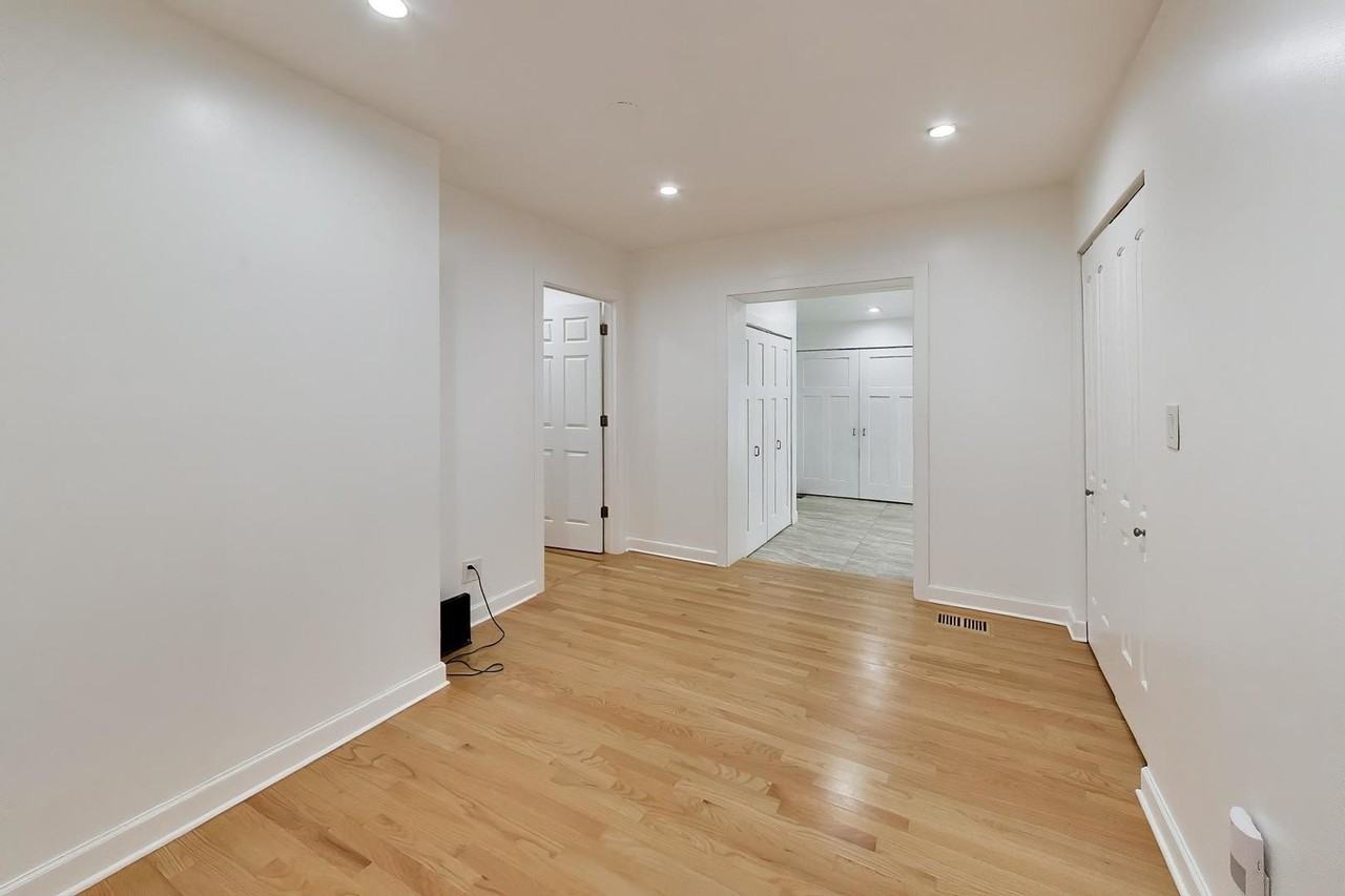 4641 Locust Ave - Photo 6 of 27