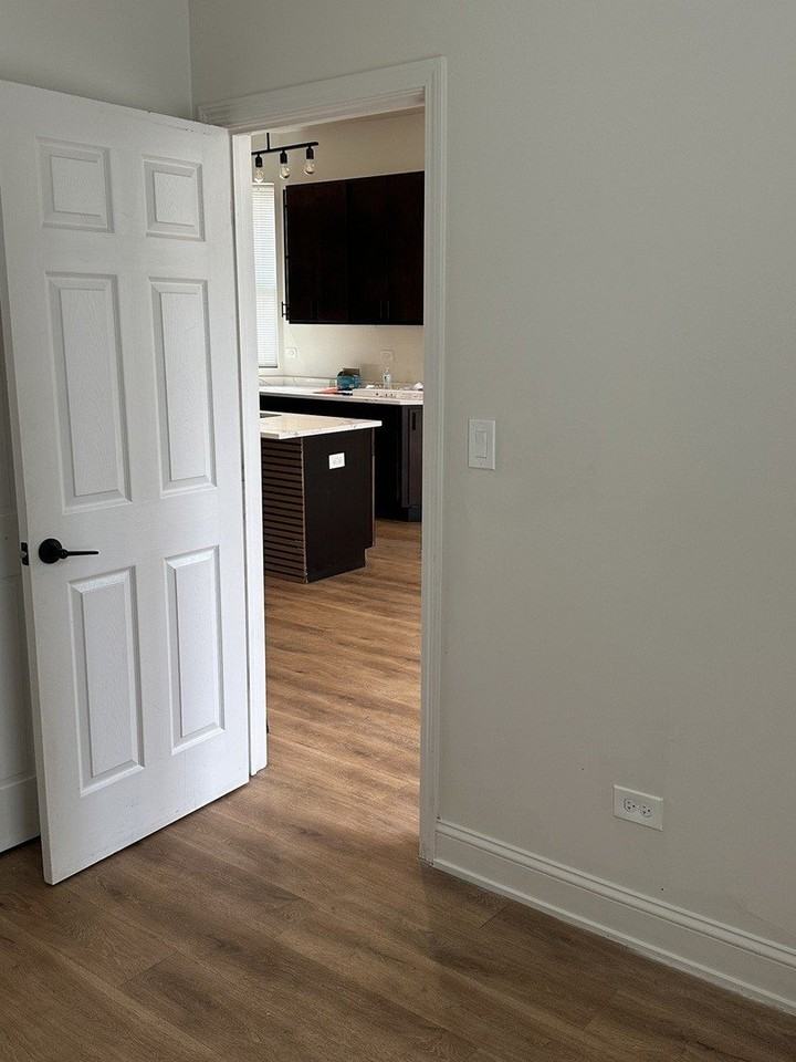 6613 S Vernon Ave #2 - Photo 5 of 17