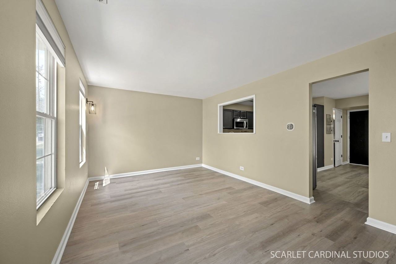 148 Presidential Blvd - Photo 2 of 19