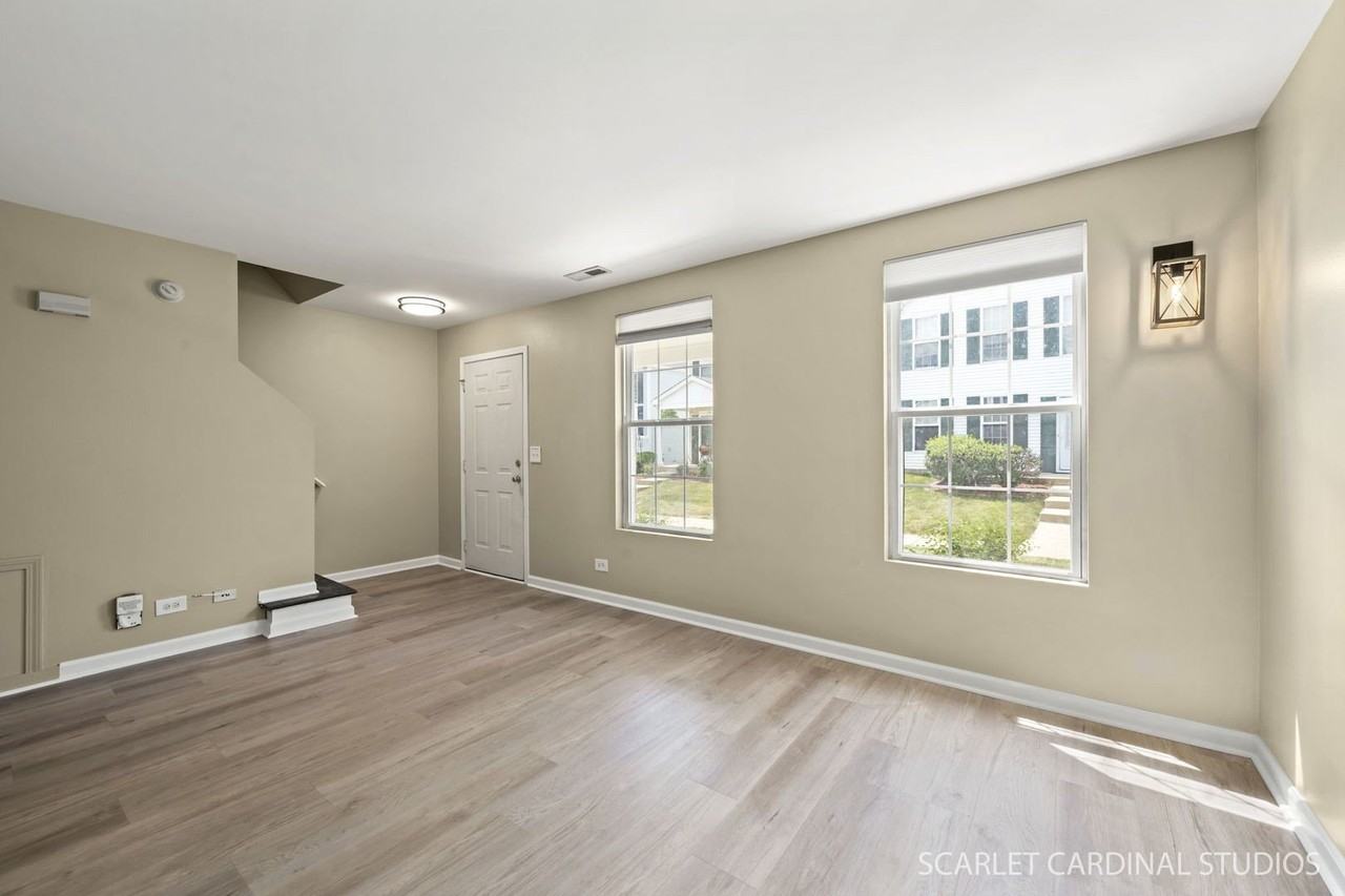 148 Presidential Blvd - Photo 3 of 19