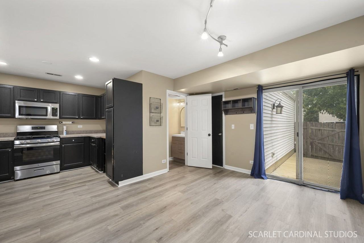 148 Presidential Blvd - Photo 4 of 19