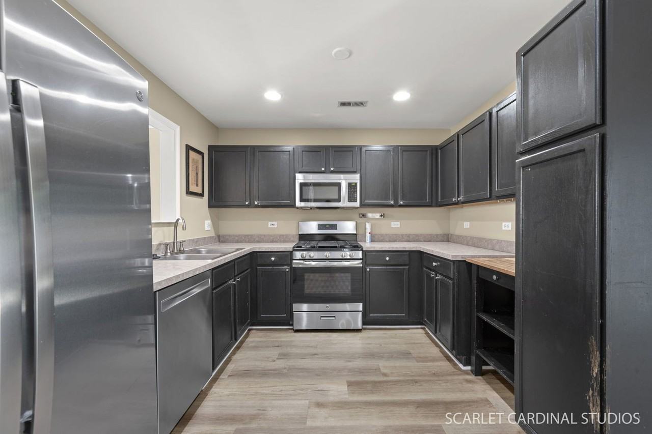 148 Presidential Blvd - Photo 5 of 19