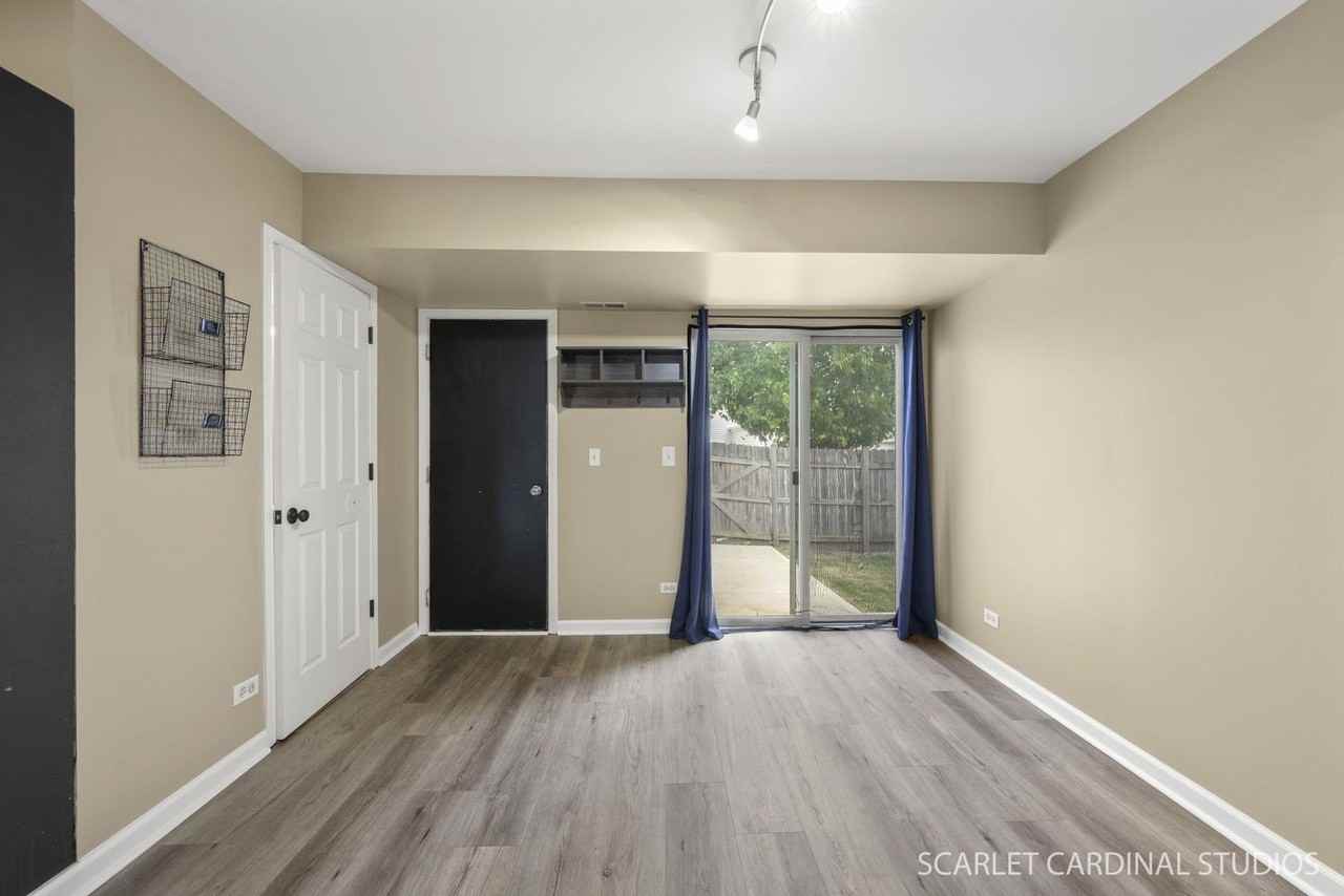 148 Presidential Blvd - Photo 7 of 19