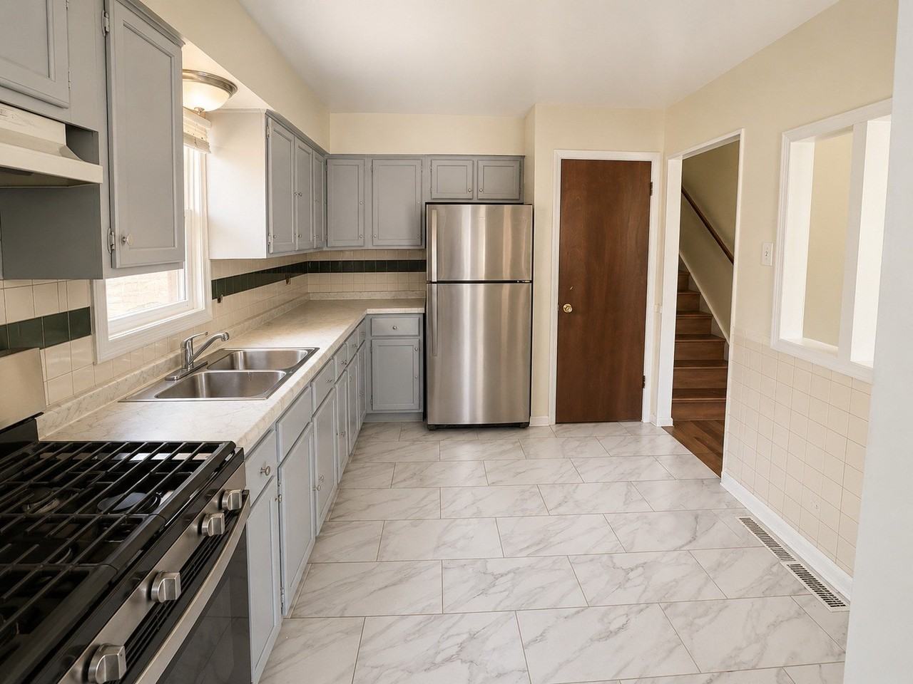 18149 Ravisloe Ter - Photo 2 of 12
