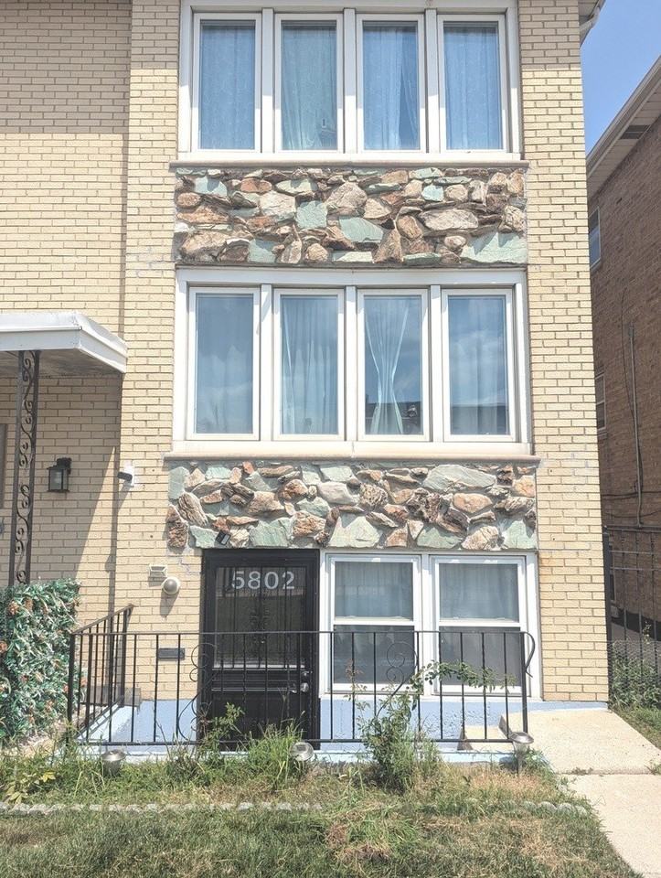 5802 S Archer Ave #B - Photo 2 of 18