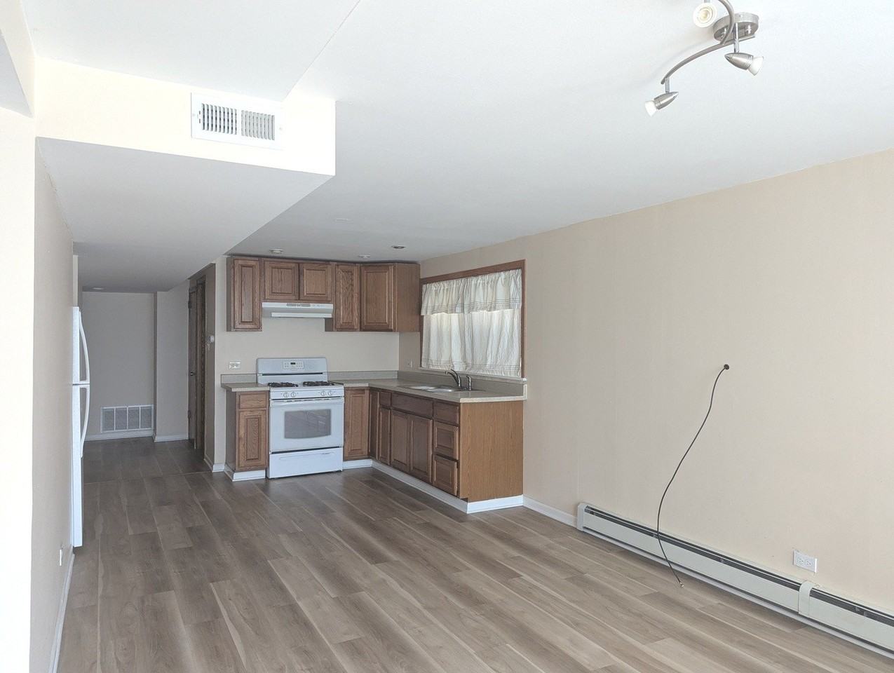 5802 S Archer Ave #B - Photo 6 of 18