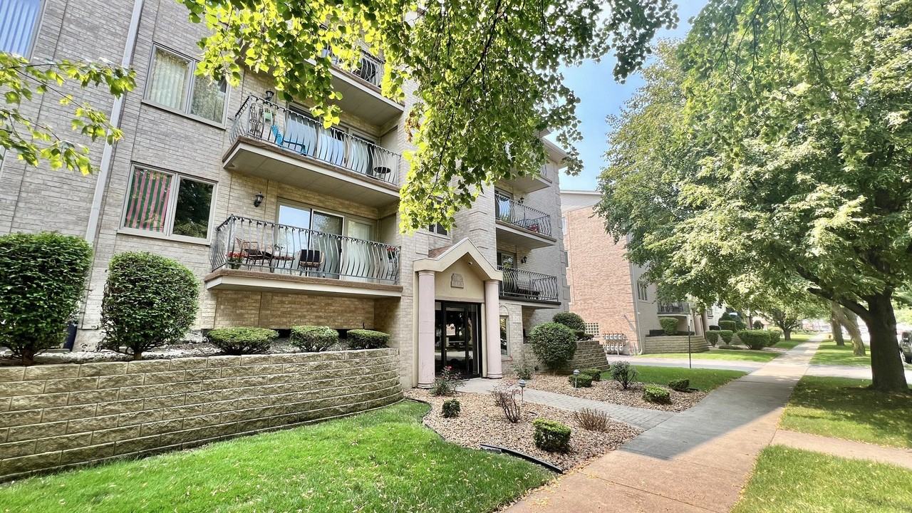 10418 S Keating Ave #3A - Photo 3 of 43