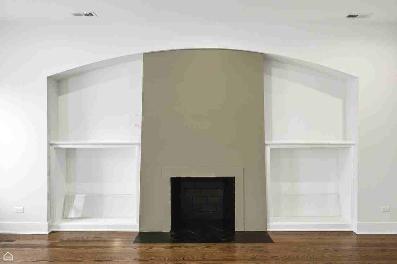 6914 N Sheridan Rd #1 - Photo 3 of 26