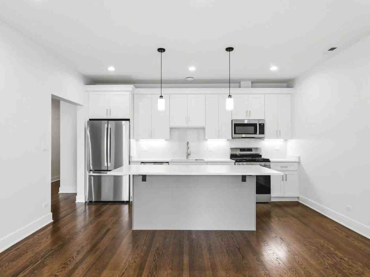 6914 N Sheridan Rd #1 - Photo 6 of 26