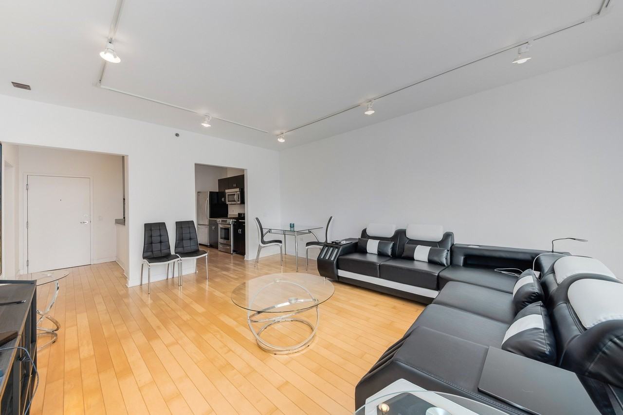8 E Randolph St #2107 - Photo 4 of 14